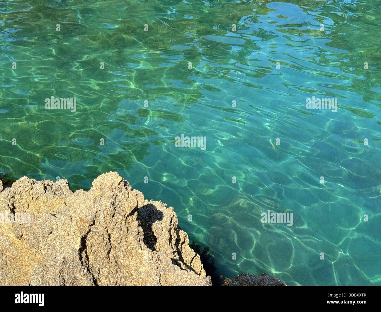 Beach rocks turquoise water hi-res stock photography and images - Alamy