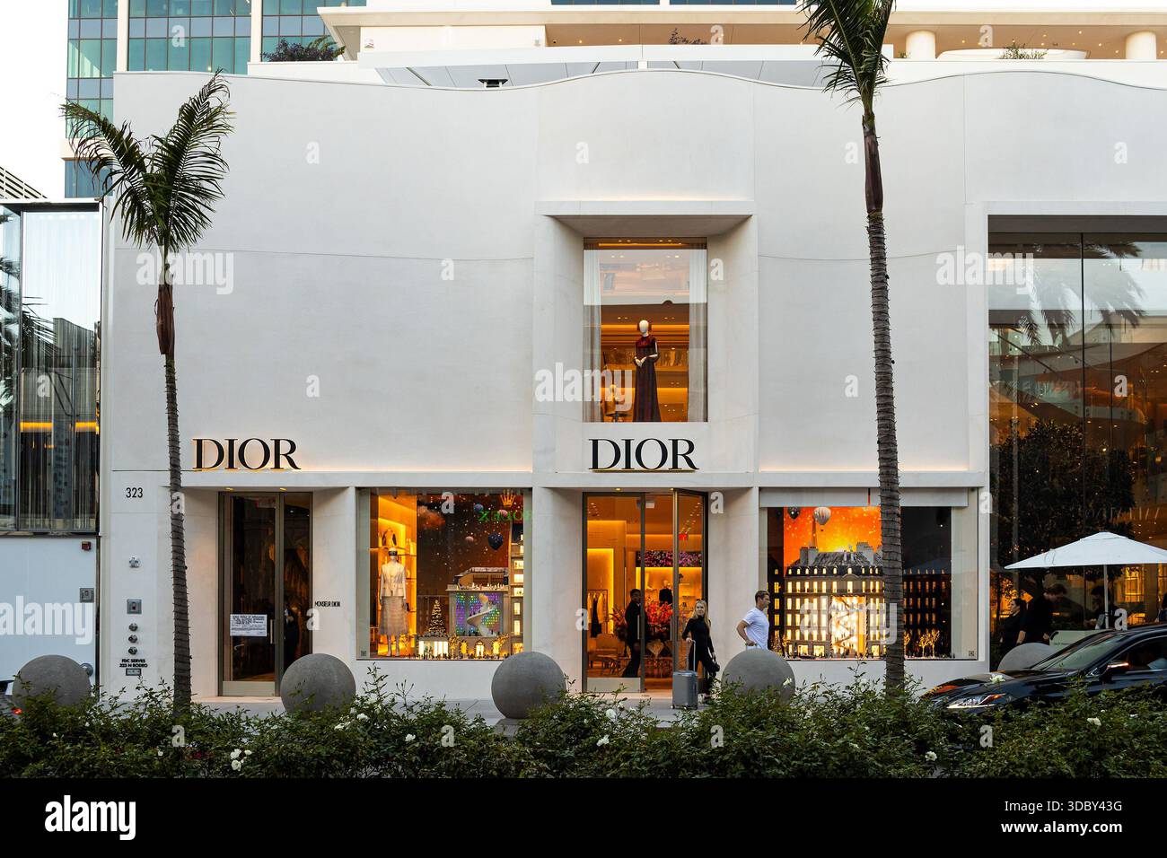 Dior Beverly Hills Store Design Luxurious Sheringham Lane Residence In