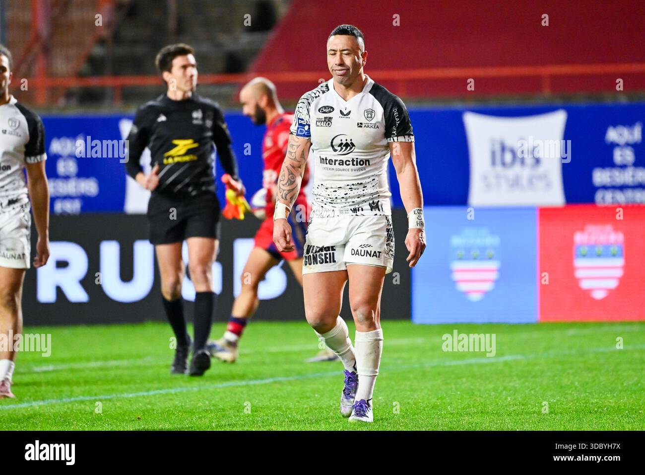 Michael RURU of Vannes looks dejected during the Pro D2 match between ...