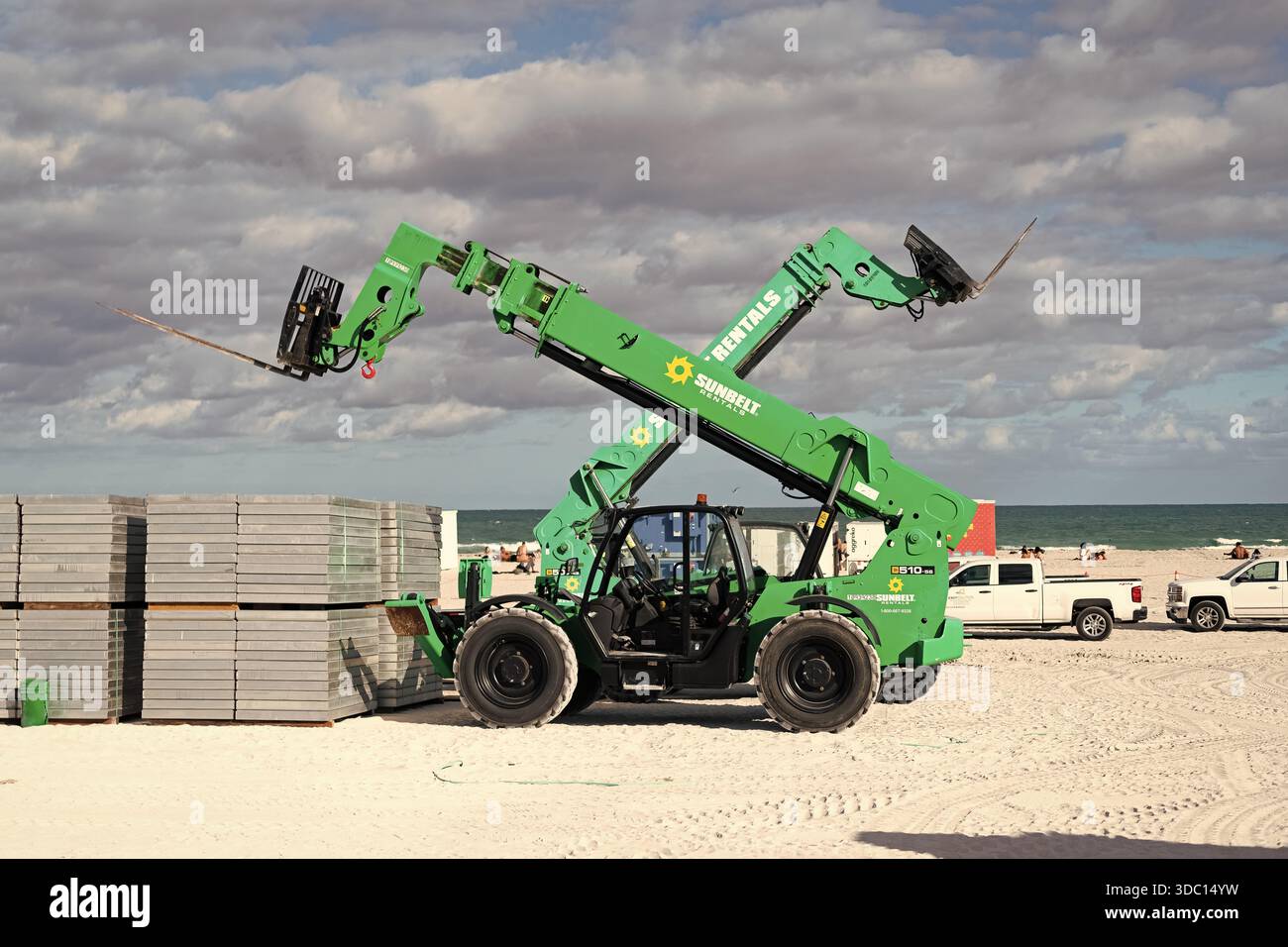 Sunbelt rentals hi-res stock photography and images - Alamy