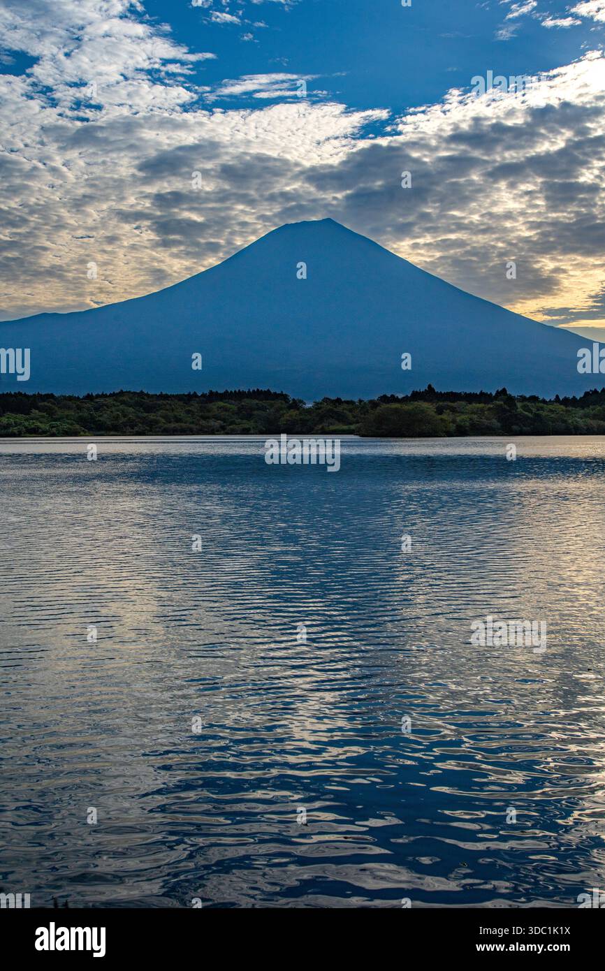 Japanese new year mt fuji hi-res stock photography and images - Alamy
