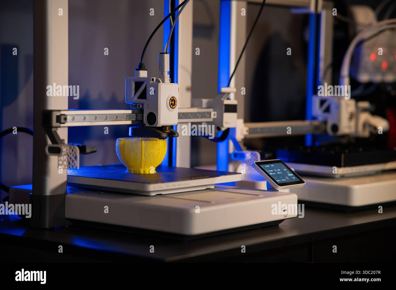 Additive manufacturing process hi-res stock photography and images - Alamy