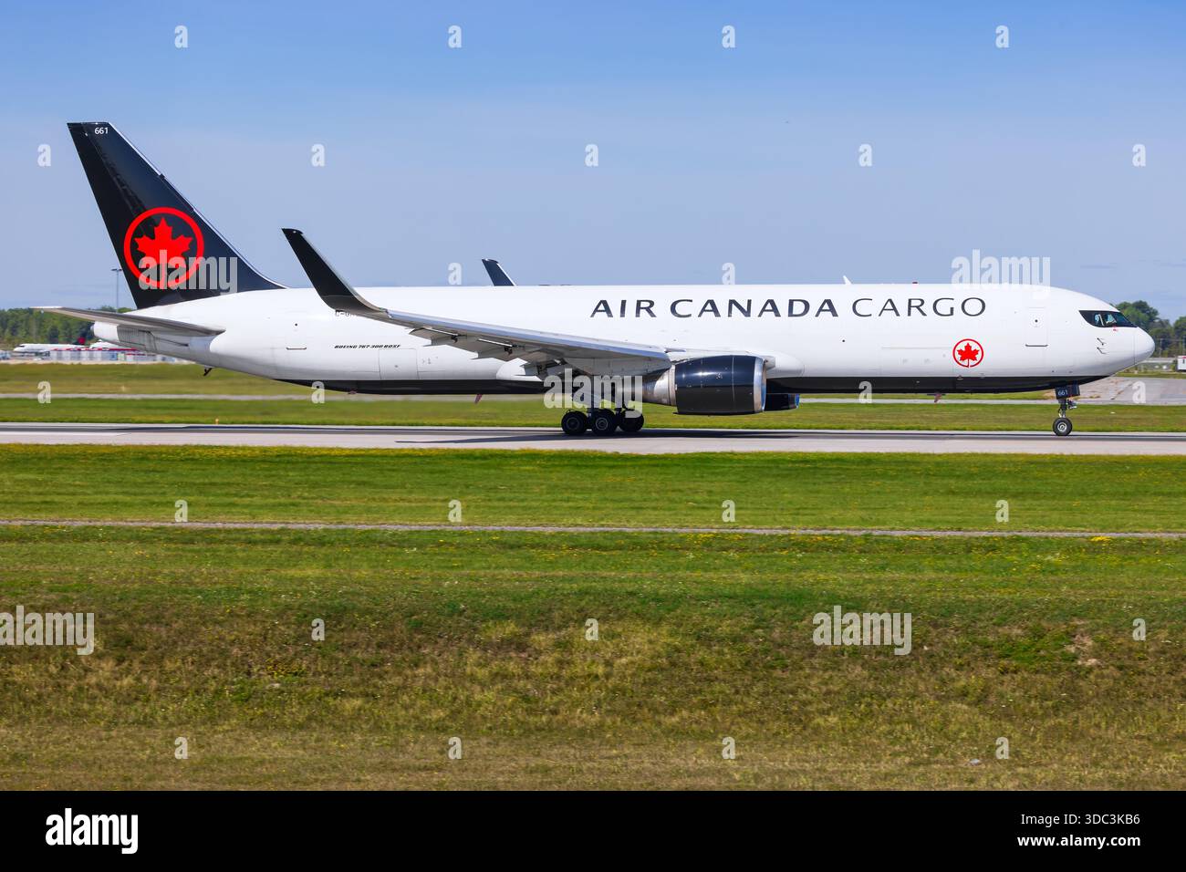 Canada aircraft industry hi-res stock photography and images - Alamy