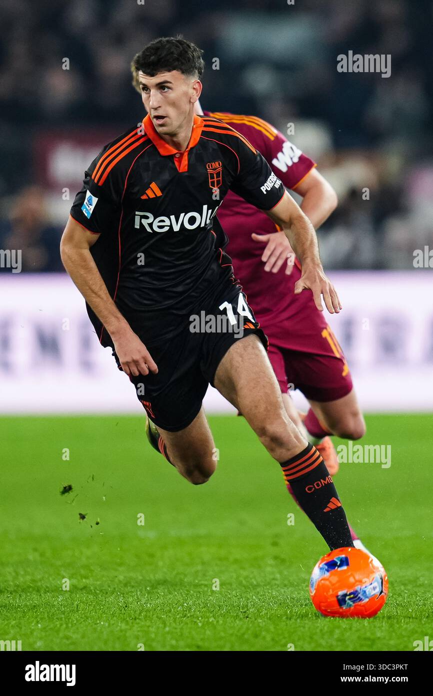 Jacobo Ramon of Como 1907 in action during the Serie A Enilive match ...