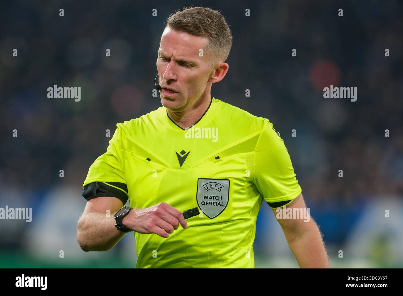 Referee hernandez hernandez hi-res stock photography and images