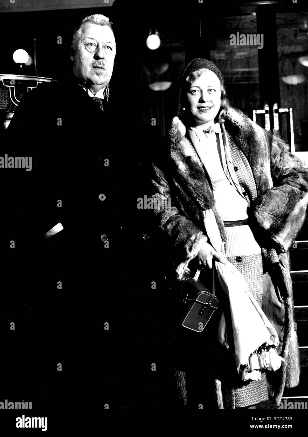 Zeppelin Commander With his daughter charlotte Black and White Stock Photos & Images - Alamy