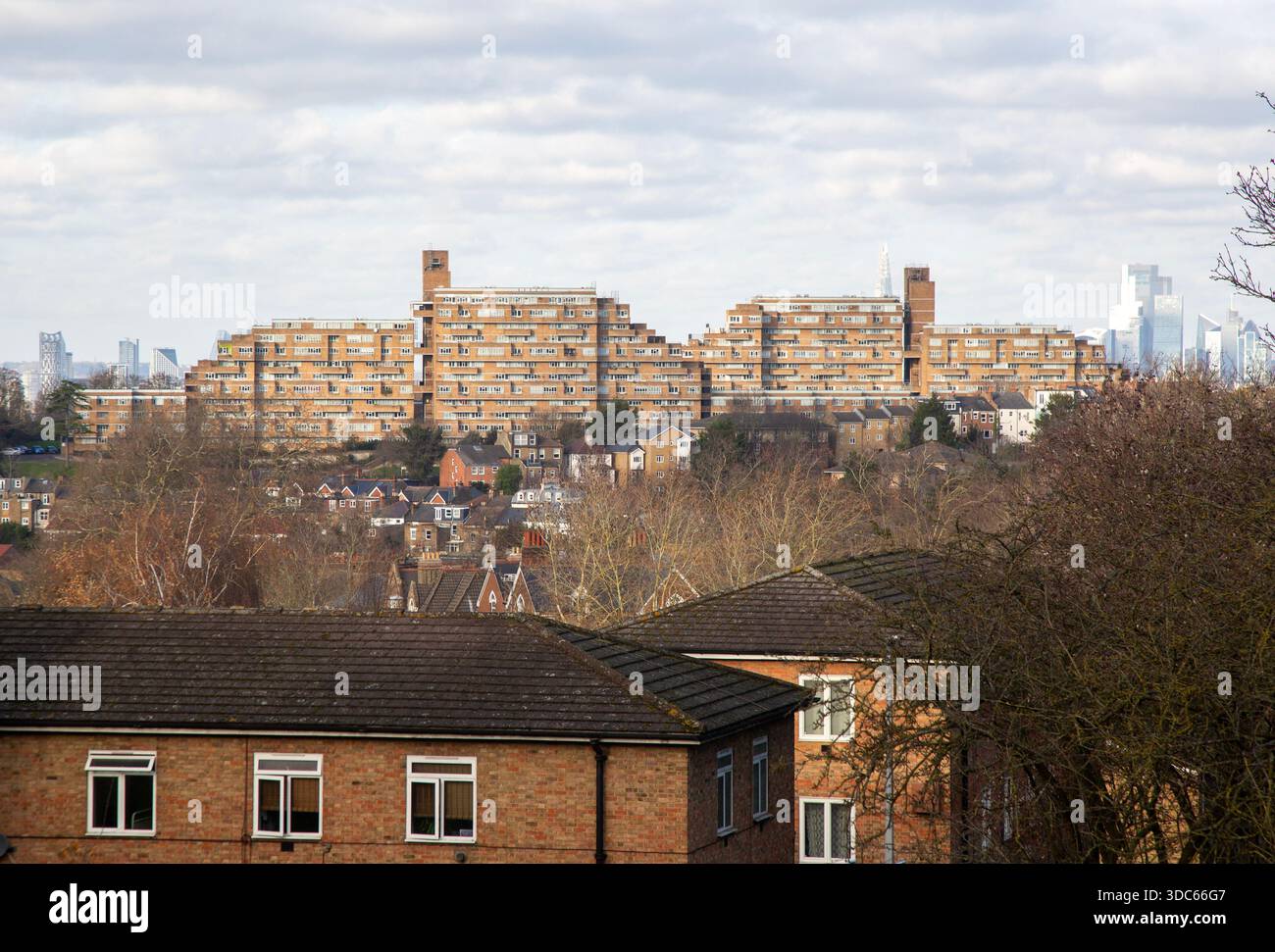 1970s flats london hi-res stock photography and images - Alamy