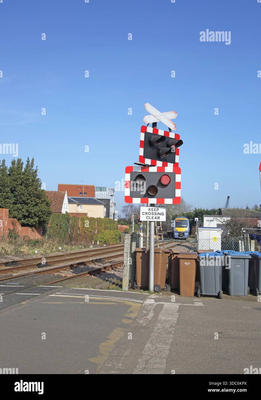 unmanned railway  level crossing at woodbridge on the banks of the river deben in suffolk Stock Photo