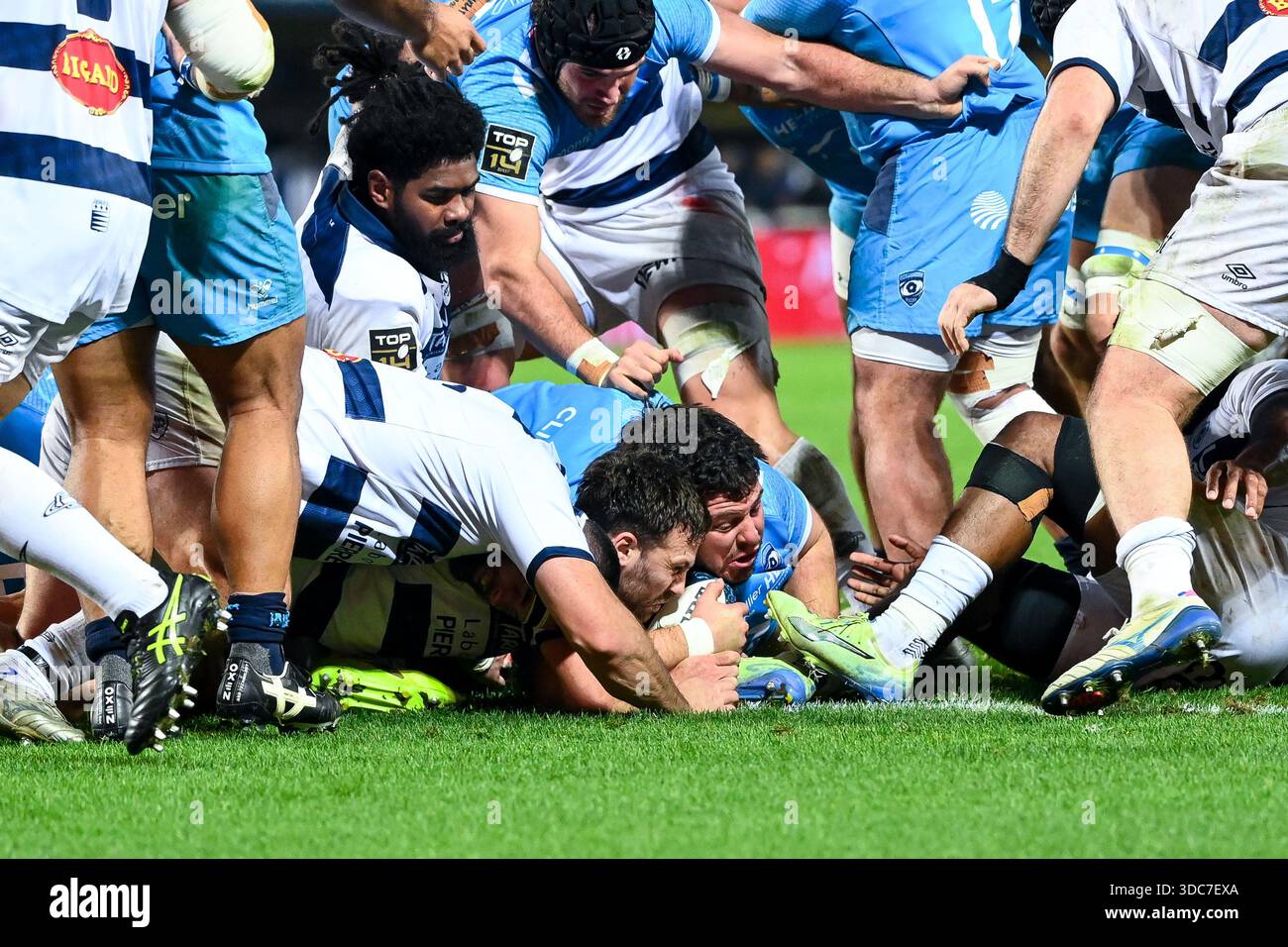 Ricky RICCITELLI of Montpellier scores one try during the Top 14 match ...