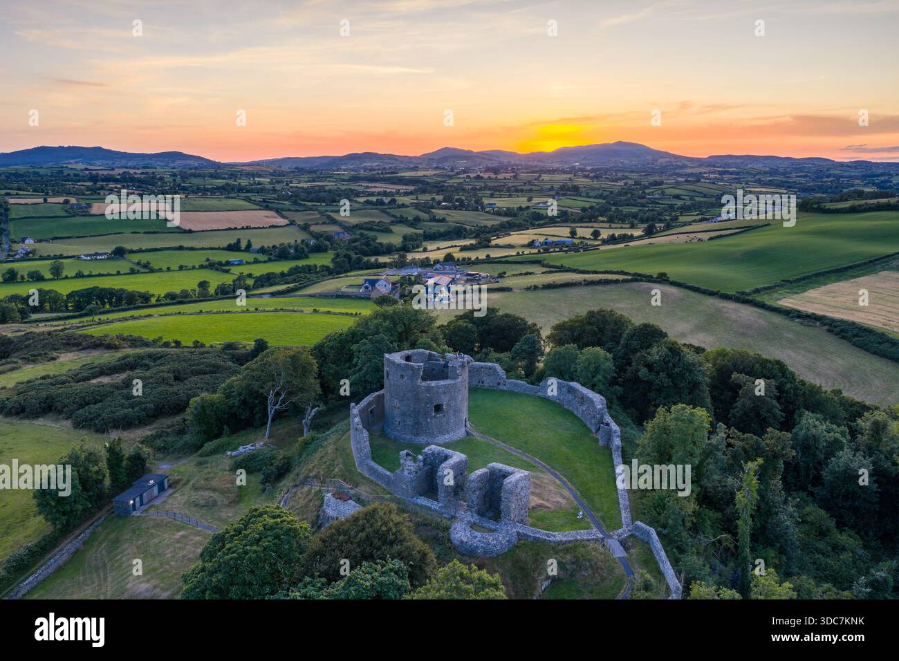 Dundrum castle hi-res stock photography and images - Alamy