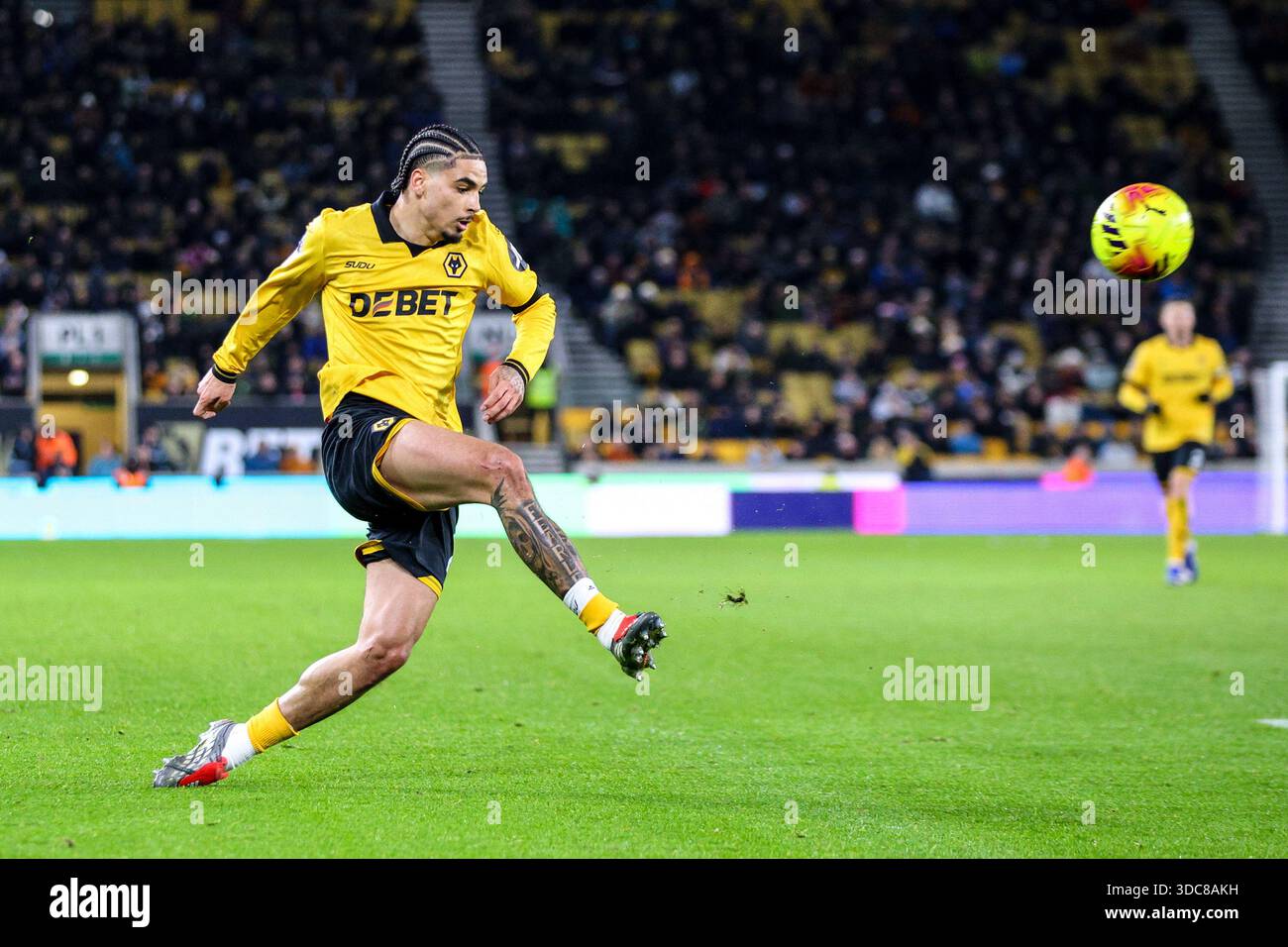 Wolverhampton, UK. 20th Dec, 2025. Ki-Jana Hoever (26 Wolves