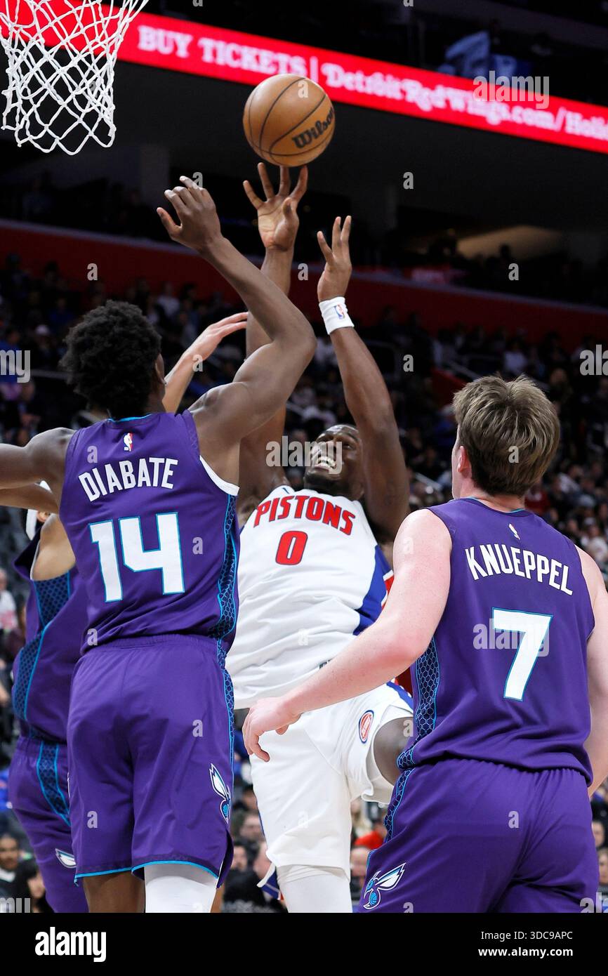 Pistons Defeat Hornets 97-89 as Charlotte Commits 25 Turnovers Pistons Defeat Hornets 97-89 as Charlotte Commits 25 Turnovers