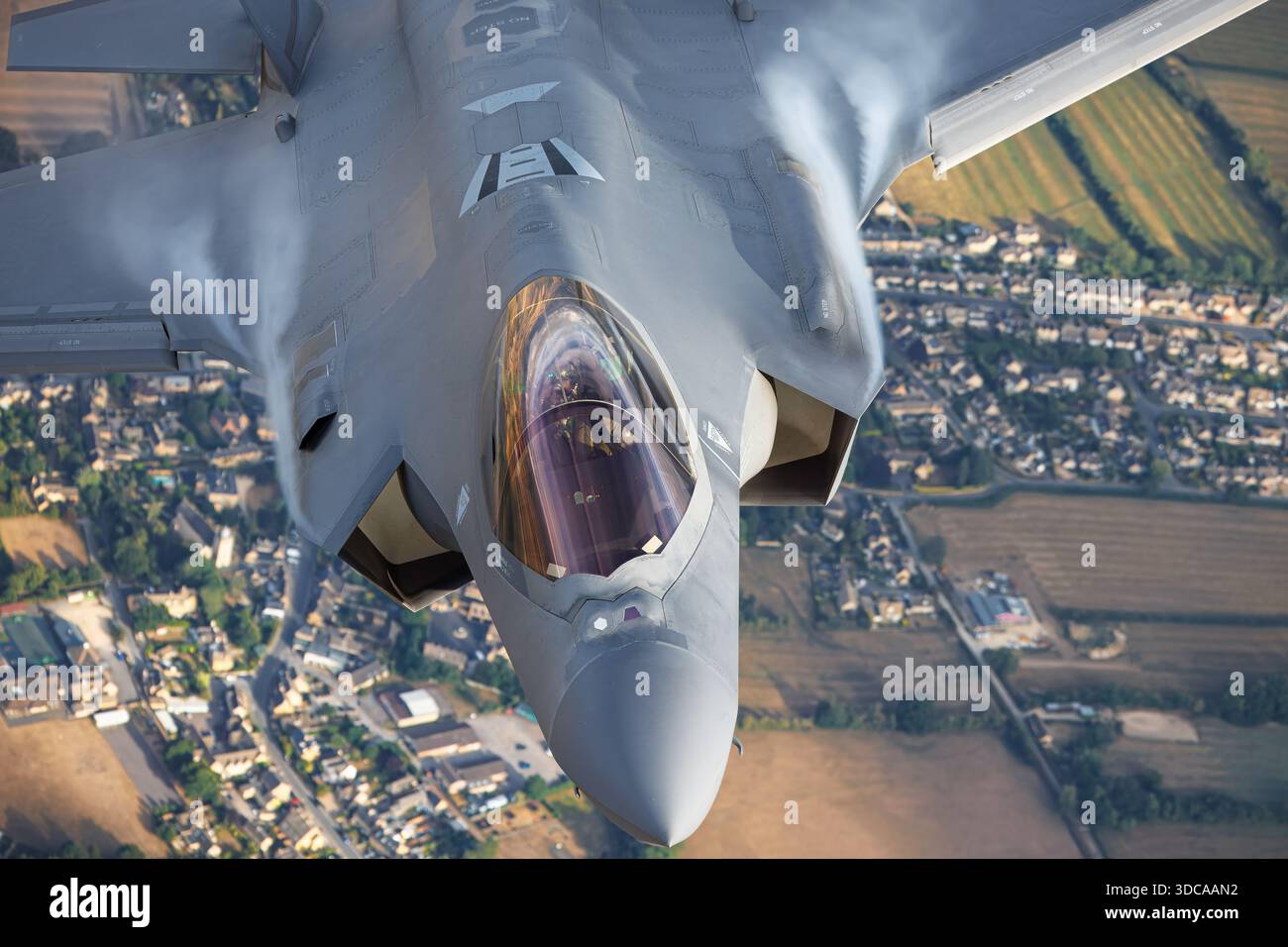 F 35 lightning ii stealth multirole combat aircraft squadron hi-res ...