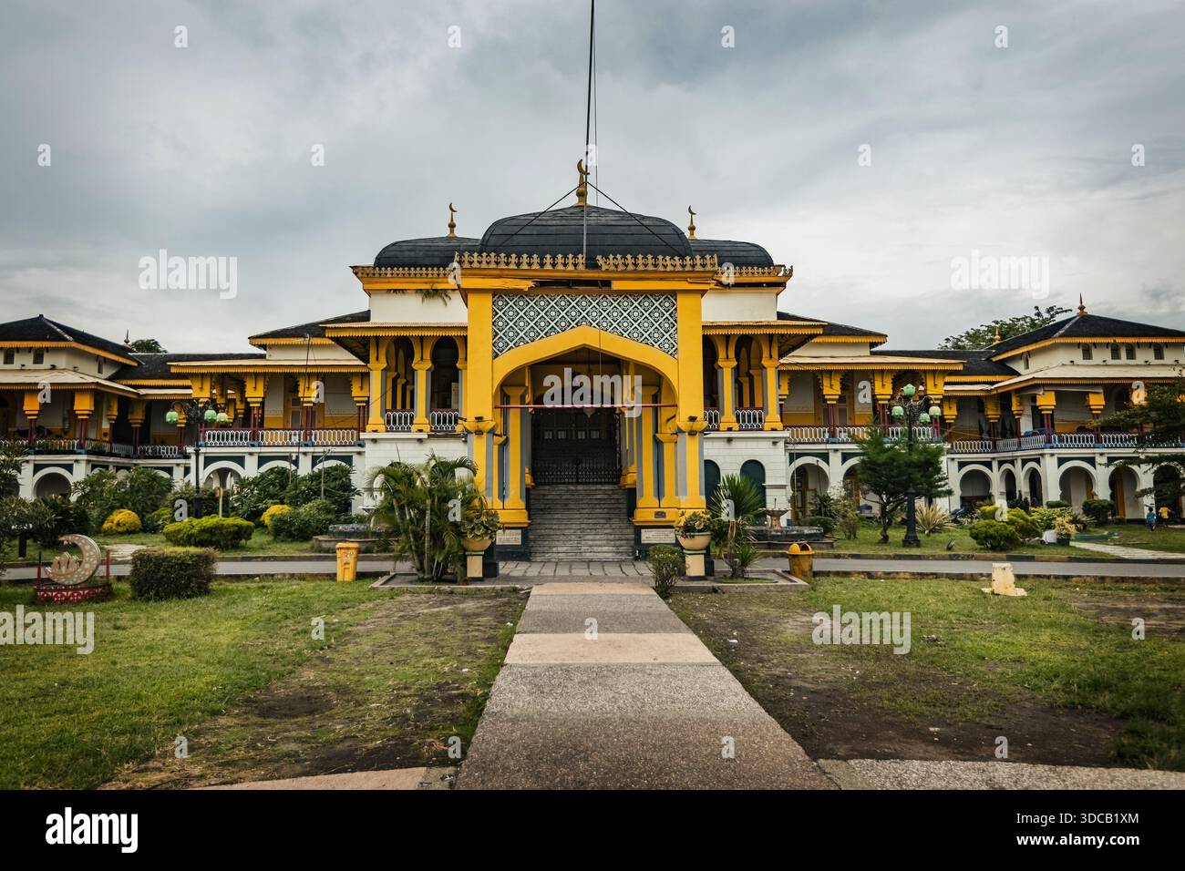 Exterior view of the Maimoon Palace or Maimun Palace, istana (royal ...