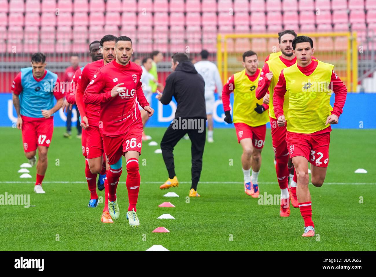 Team of AC Monza during the Italian championship Serie B football match ...