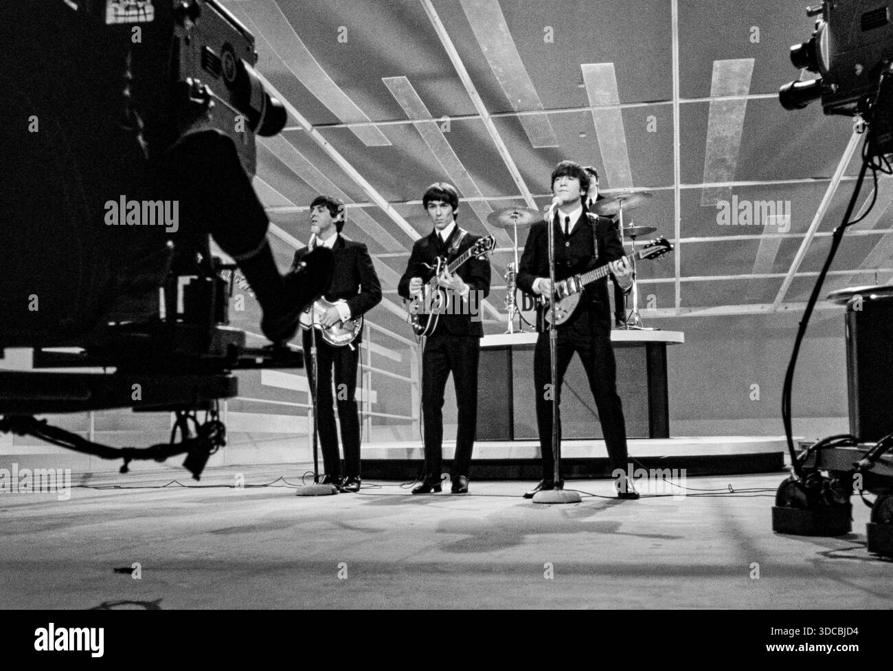 American television, The Ed Sullivan Show arrive in the United States ...