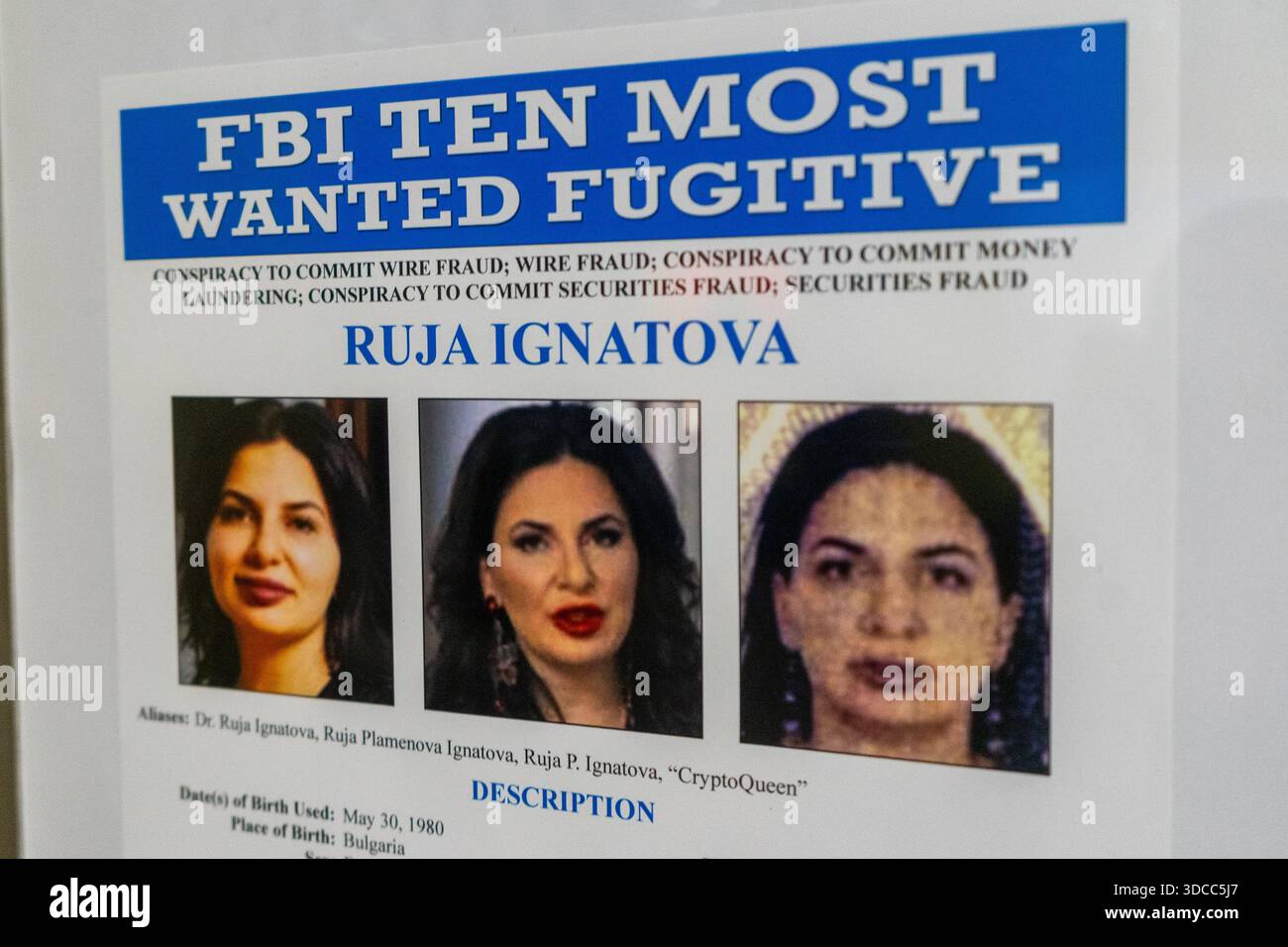 Onecoin cryptocurrency hi-res stock photography and images - Alamy