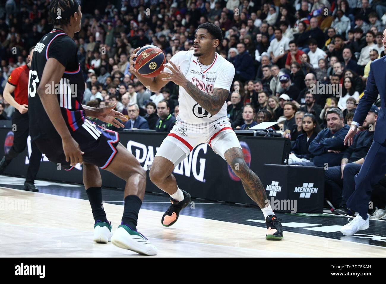Cholet Beats Pau 85-79 for First Home Win in Betclic Elite