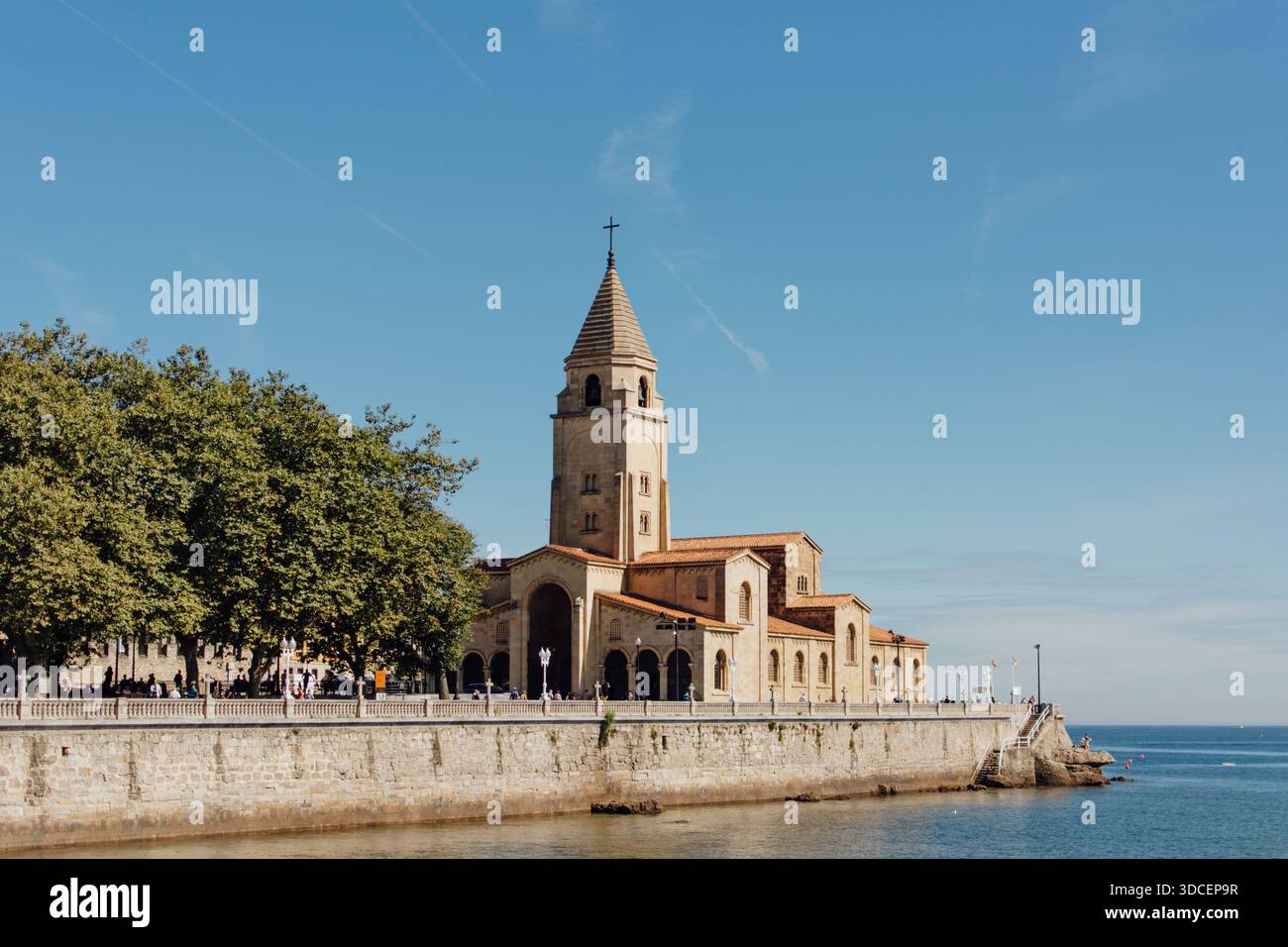 Iglesia de san pedro gijon hi-res stock photography and images - Alamy