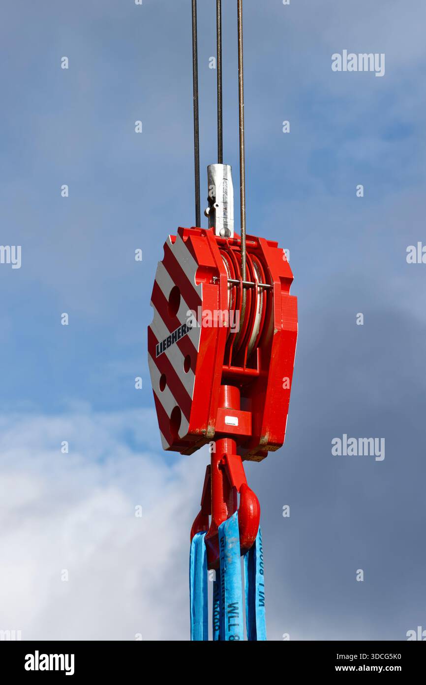 Hook Block Rope Reeving Double sheave hook block hi-res stock photography and images - Alamy