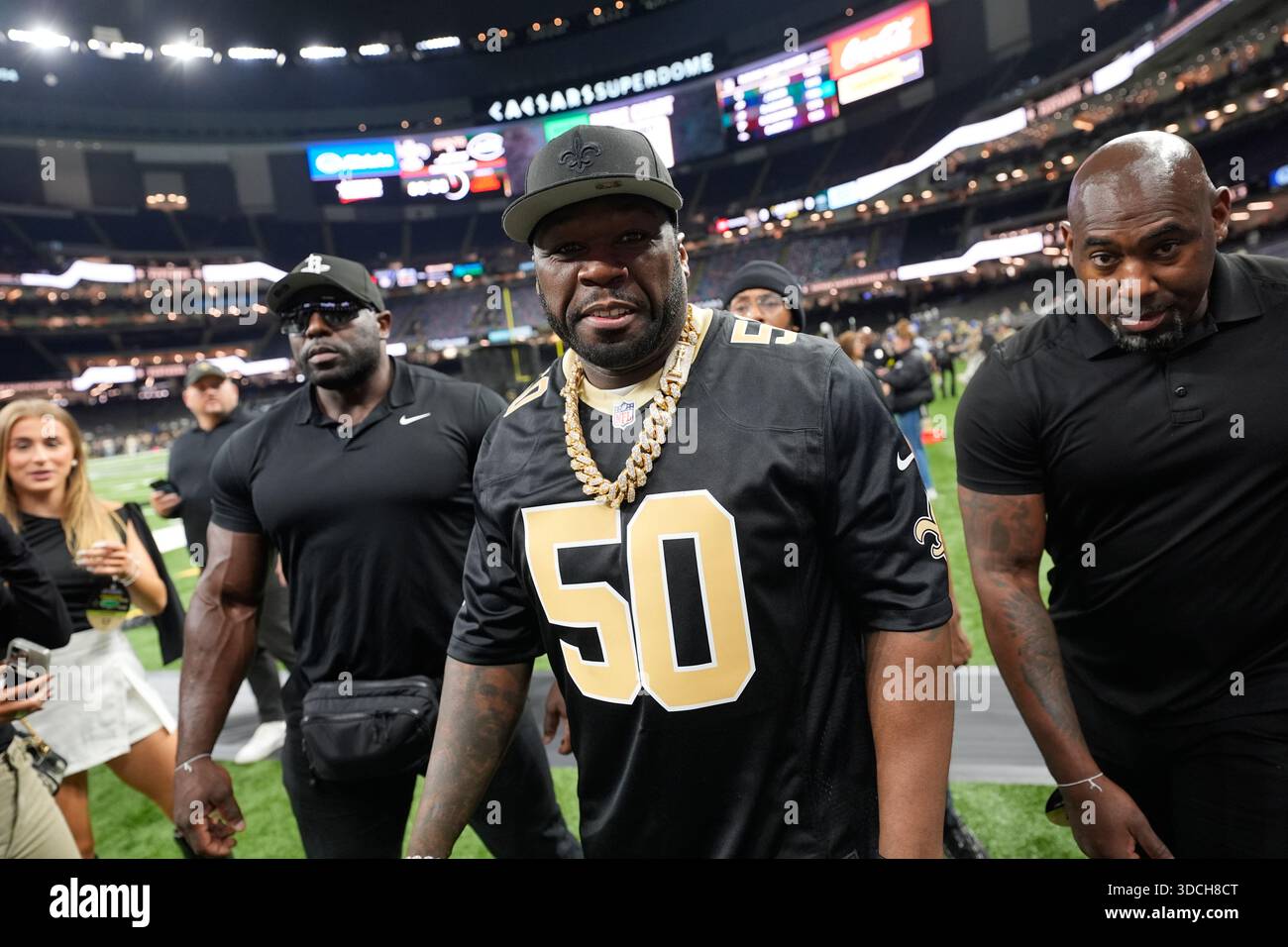 50 Ct Rapper Rapper 50 Cent poses with fans before an NFL football game between the ...