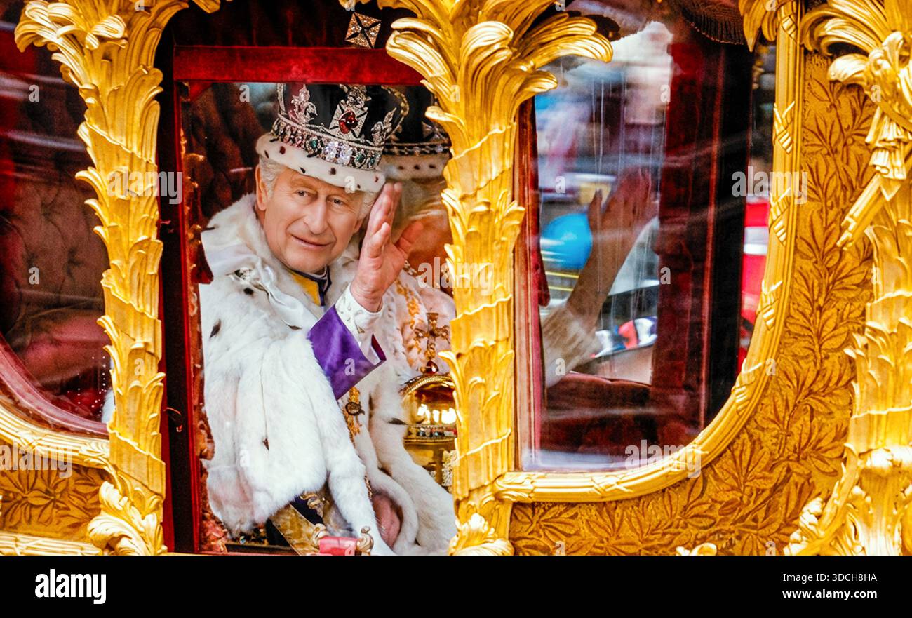 Queen coronation day orb hi-res stock photography and images - Alamy