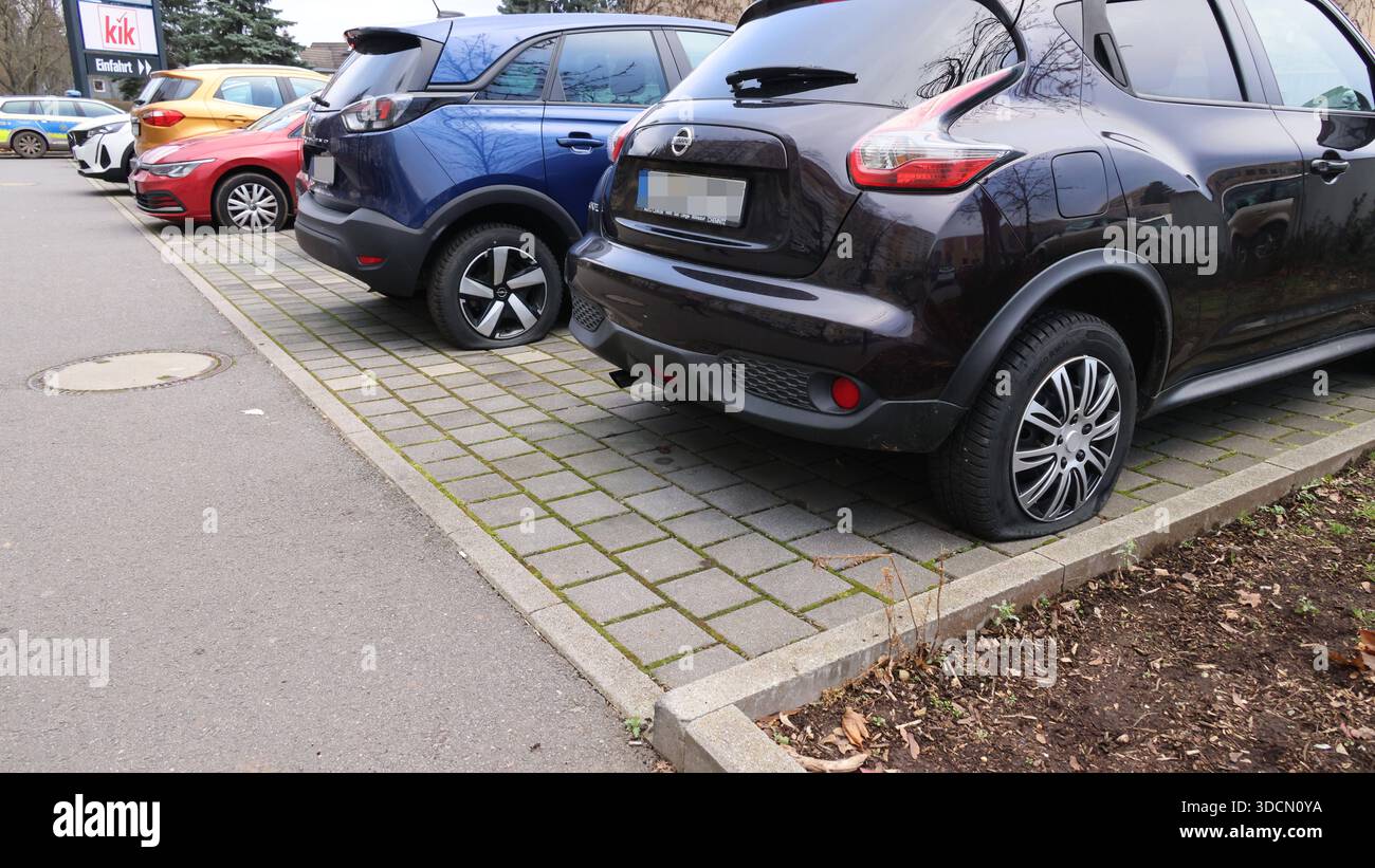 Luxus Parkieren Auf Der Strasse Bildernull