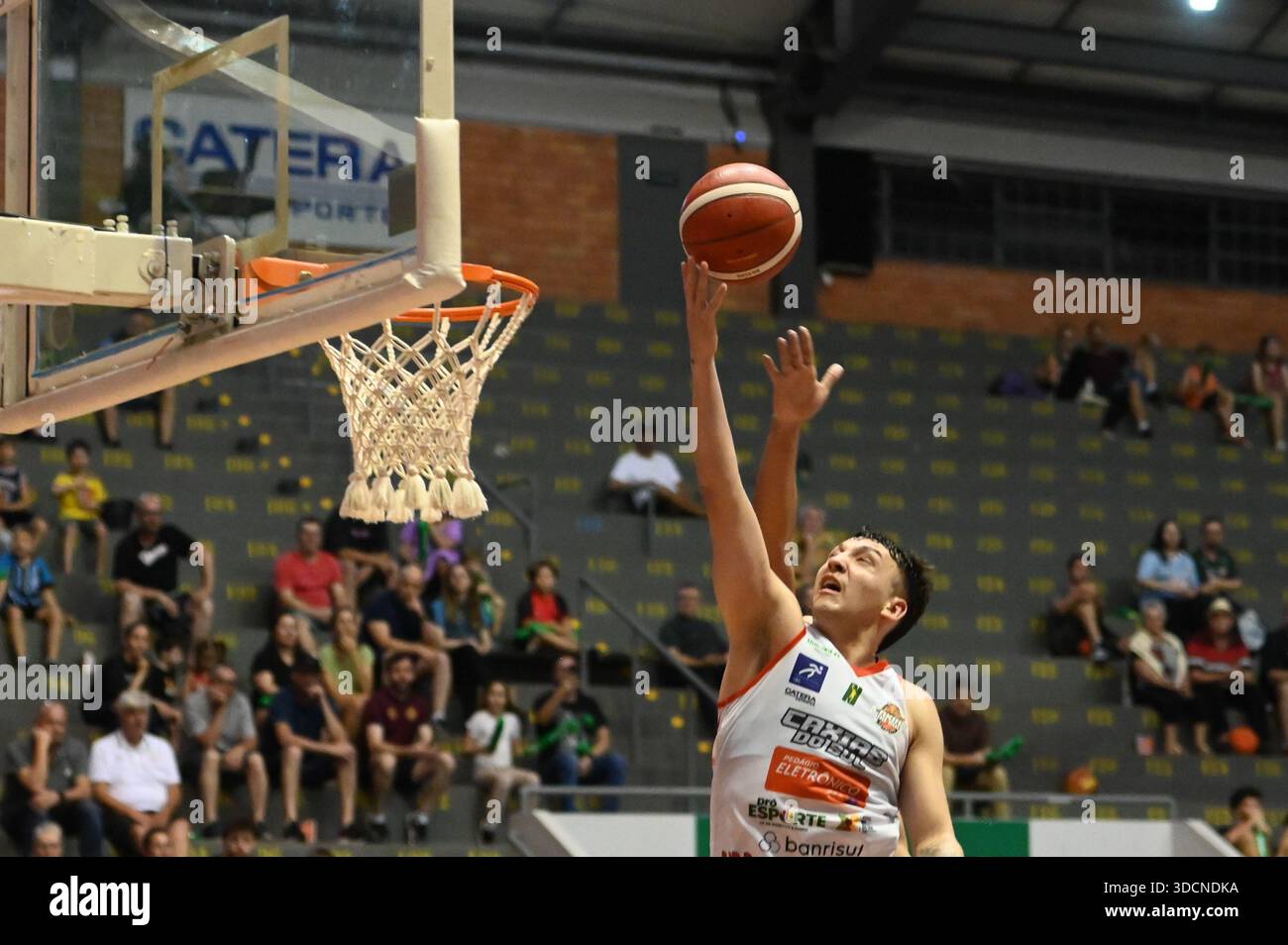 Caxias Do Sul, Brazil. 23rd Dec, 2025. Images from the basketball game  between Caxias do Sul Basquete and Basquete Cearense, played at the SESI  Gymnasium, valid for the NBB 25/26. Caxias do, image size:1300x954