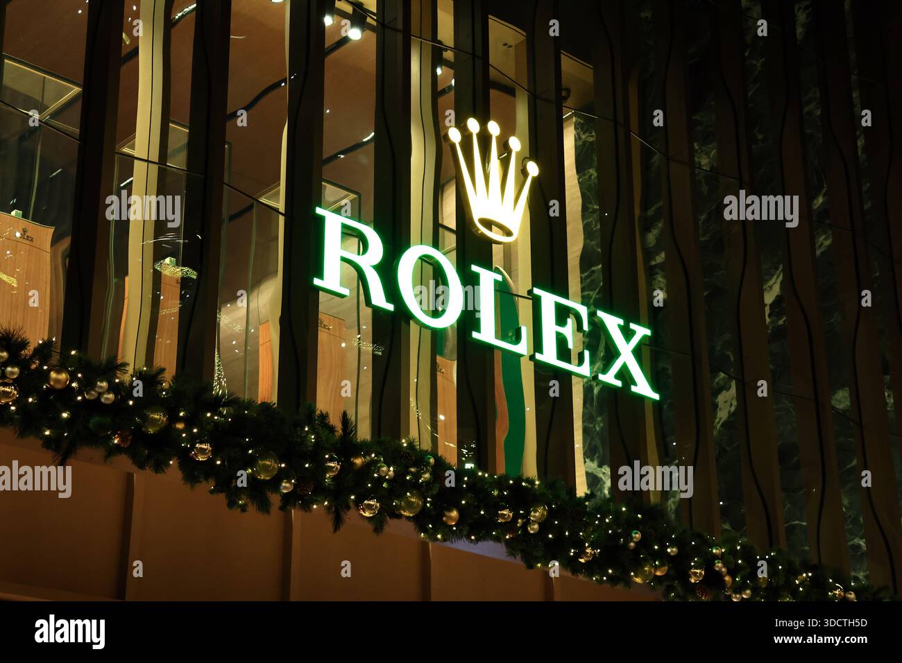 Rolex La Rodeo Drive ROLEX luxury watch store by night on Rodeo Drive, Beverly Hills ...