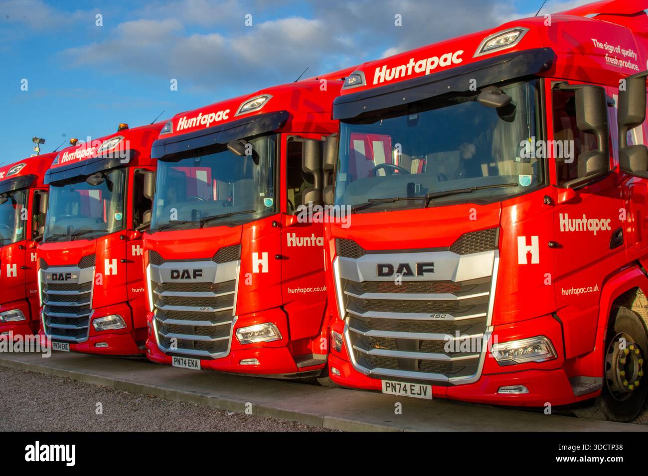 Tarleton UK 2025 Dec 24 Huntapac Daf 480 Trucks Parked In Hauliers tarleton-uk-2025-dec-24-huntapac-daf-480-trucks-parked-in-hauliers