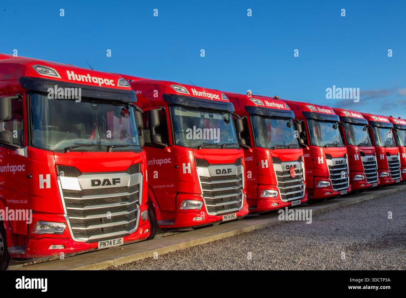 Tarleton UK 2025 Dec 24 Huntapac Daf 480 Trucks Parked In Hauliers tarleton-uk-2025-dec-24-huntapac-daf-480-trucks-parked-in-hauliers