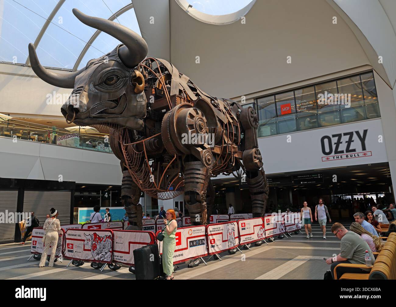 Ozzy the Bull, the iconic mechanical sculpture created for the Birmingham 2022 Commonwealth Games, displayed inside New Street Station, Birmingham B2 Stock Photo