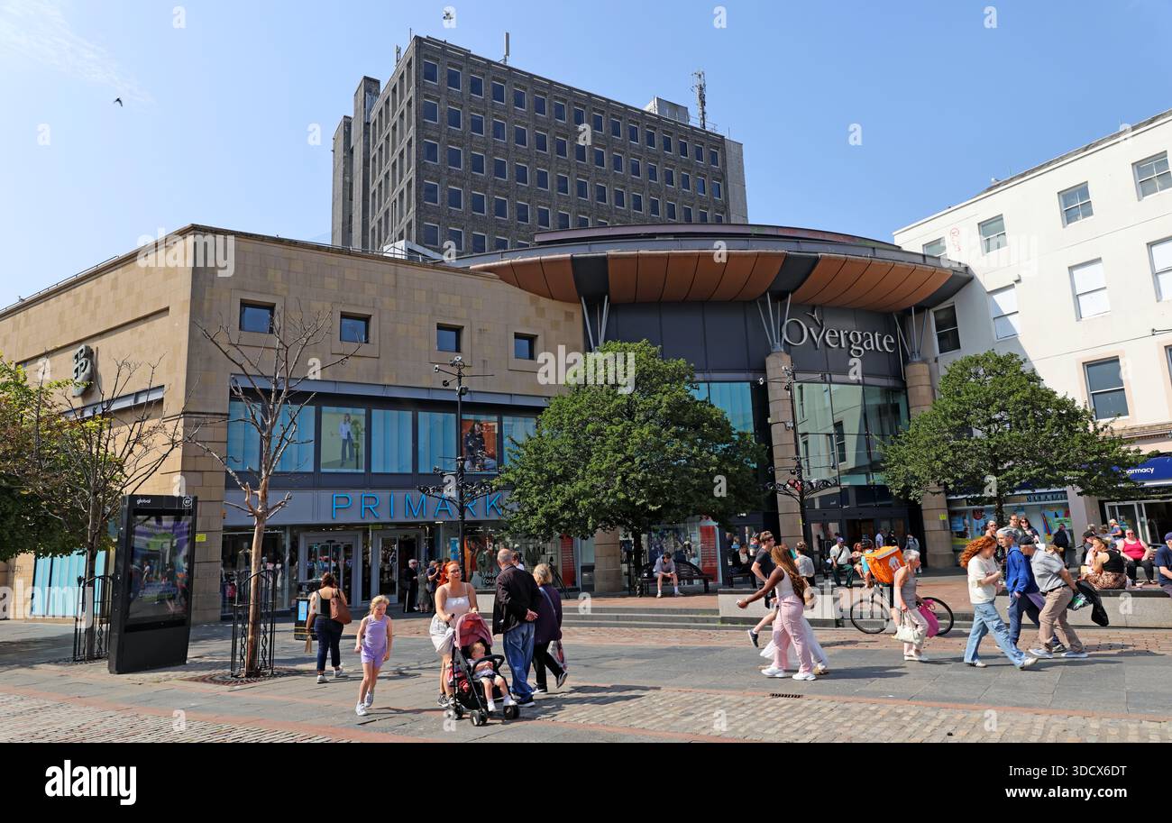 Shoppers outside the Overgate Shopping Centre in Dundee city centre, with Primark visible, photographed in summer, Overgate, Dundee DD1 1UF, Scotland Stock Photo