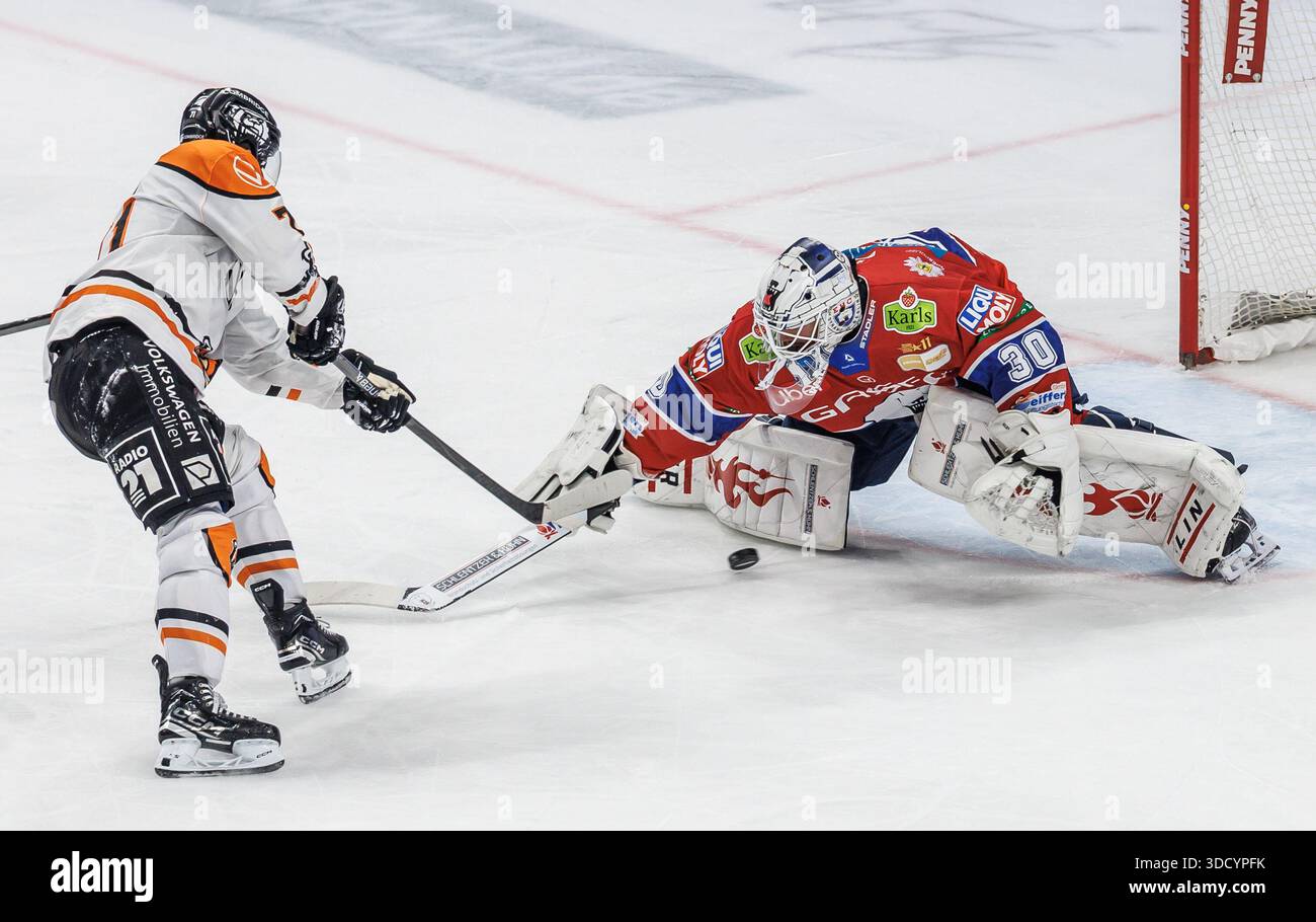 26 December 2025, Berlin Ice hockey DEL, Eisbären Berlin Grizzlys