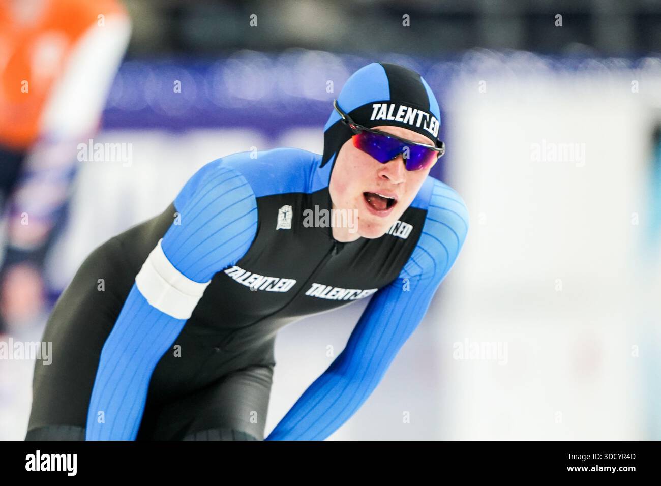 Heerenveen, Netherlands. 26th Dec, 2025. HEERENVEEN, NETHERLANDS - DECEMBER  26: Ede Kortlever of Team TalentNED during the Dutch Olympic Qualification  Tournament at Thialf on December 26, 2025 in Heerenveen, Netherlands (Photo  by
