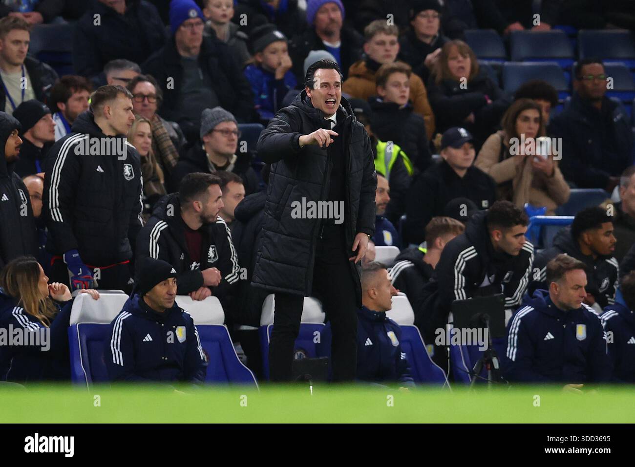 london-england-27th-december-2025-unai-emery-manager-of-aston-villa