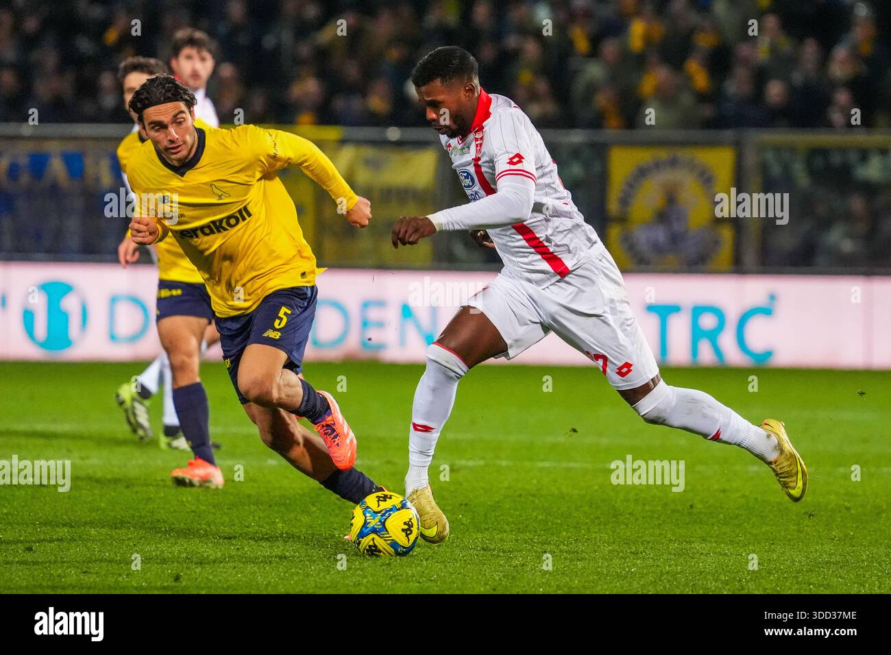 Keîta hi-res stock photography and images - Page 24 - Alamy, image size:1300x956