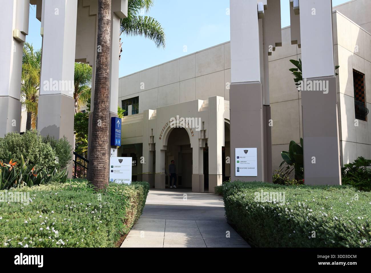Beverly Hills, California: Beverly Hills Public Library at 444 N ...
