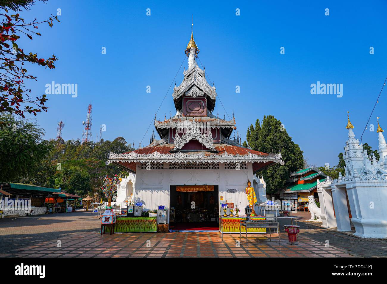 Burmese style vihara of the Wat Phra That Doi Kongmu hilltop temple in Mae Hong Son, Northern Thailand Stock Photo