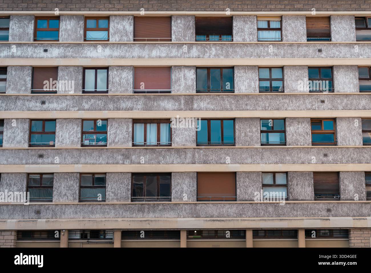 Wide facade residential complex hi-res stock photography and images - Alamy