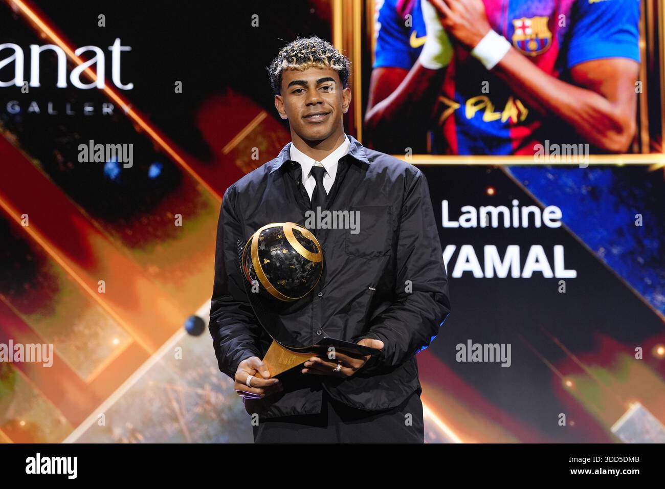 Lamine Yamal (FC Barcelona) receives Best Forward prize during the