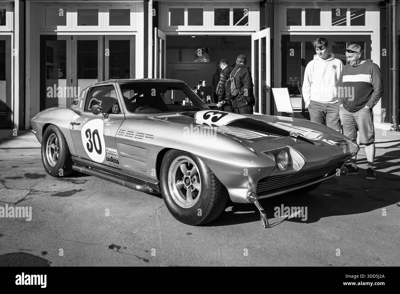 Chevrolet corvette stingray race car Black and White Stock Photos \u0026 Images  - Alamy, image size:1300x956