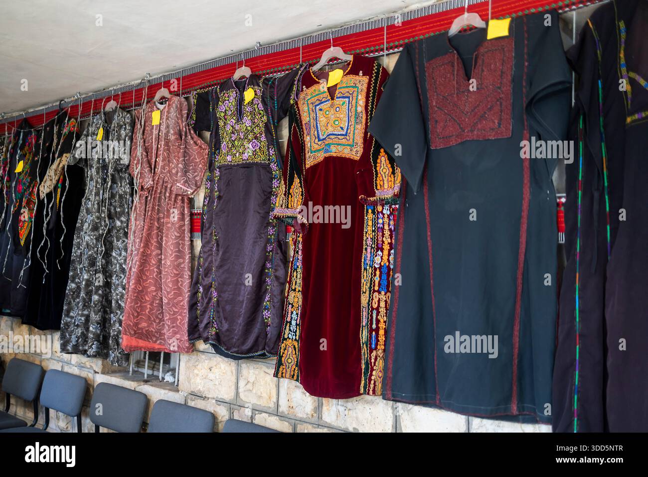 Palestinian dresses hi-res stock photography and images - Alamy