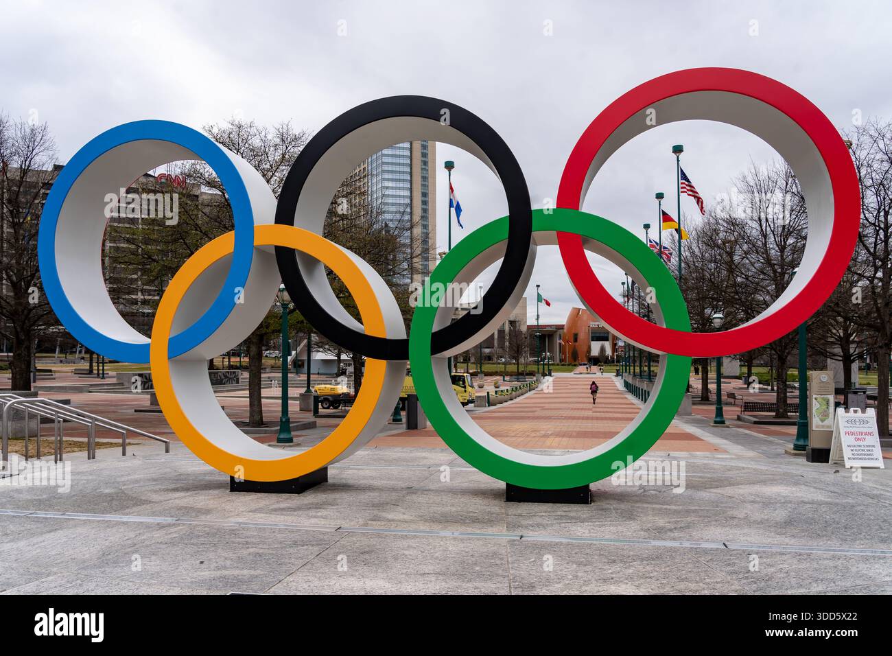 Olympic rings hi-res stock photography and images - Alamy
