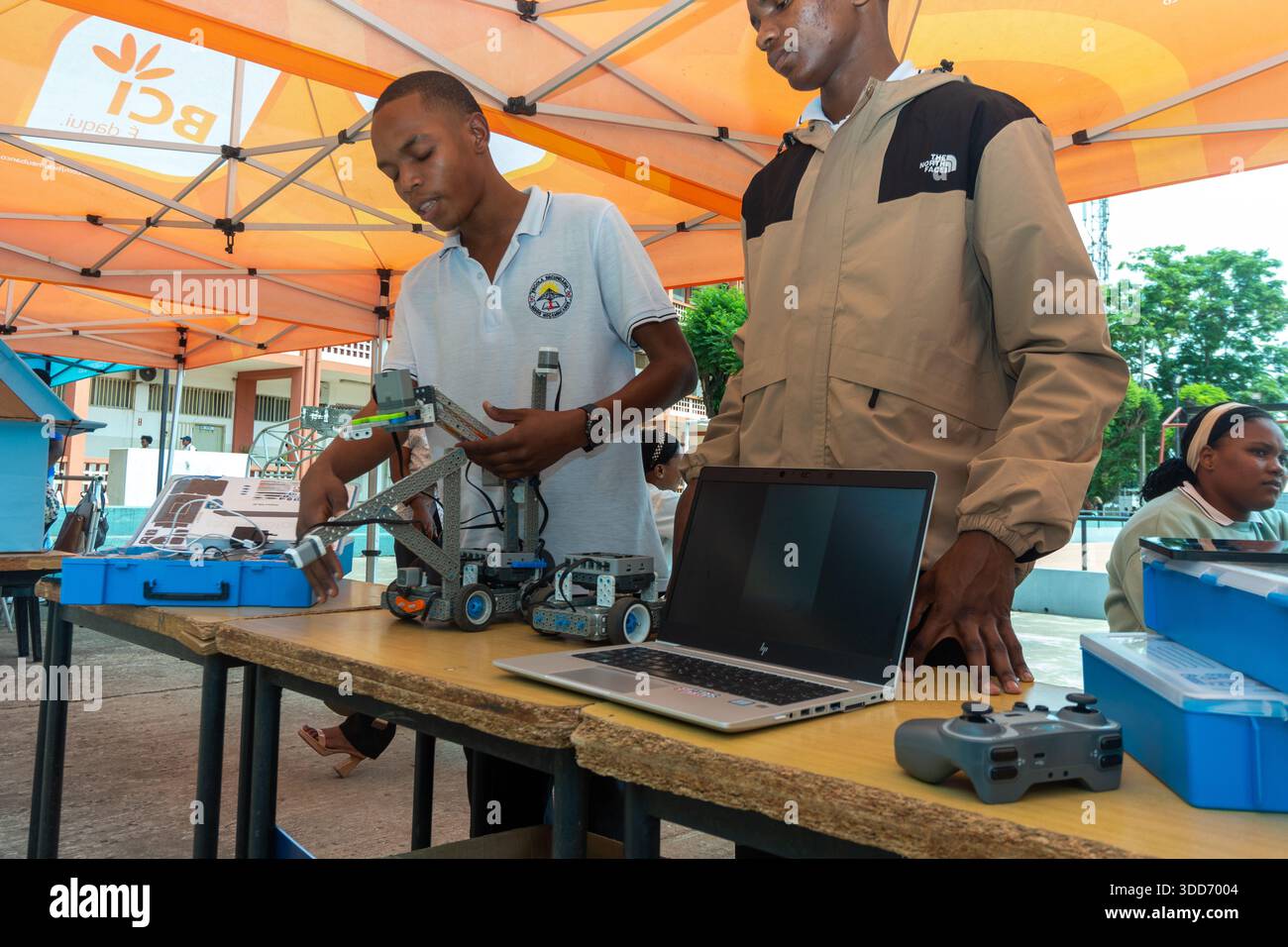 Students assemble and test an educational robot using electronic parts Stock Photo