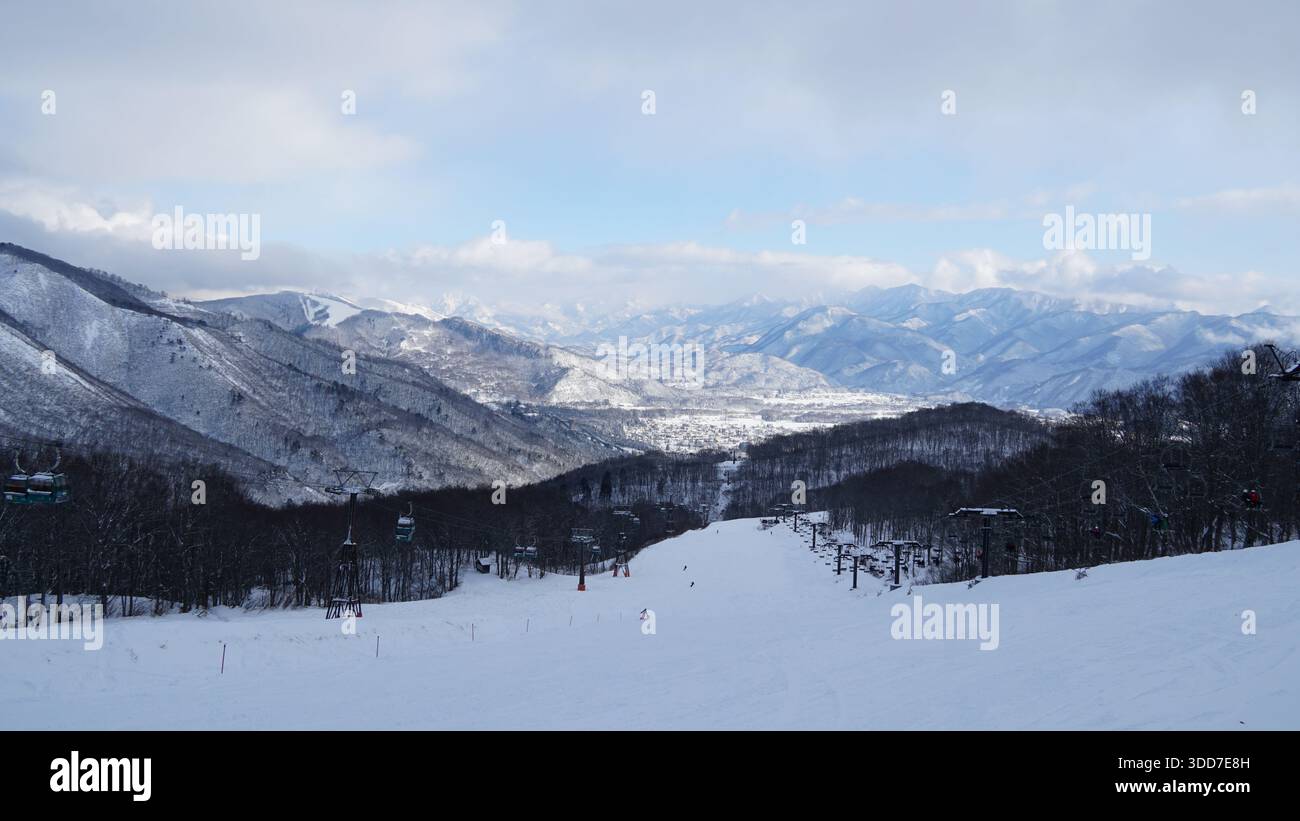 Hakuba Goryu Ski Adventure: Snowy Slopes & Mountain Views Stock Photo