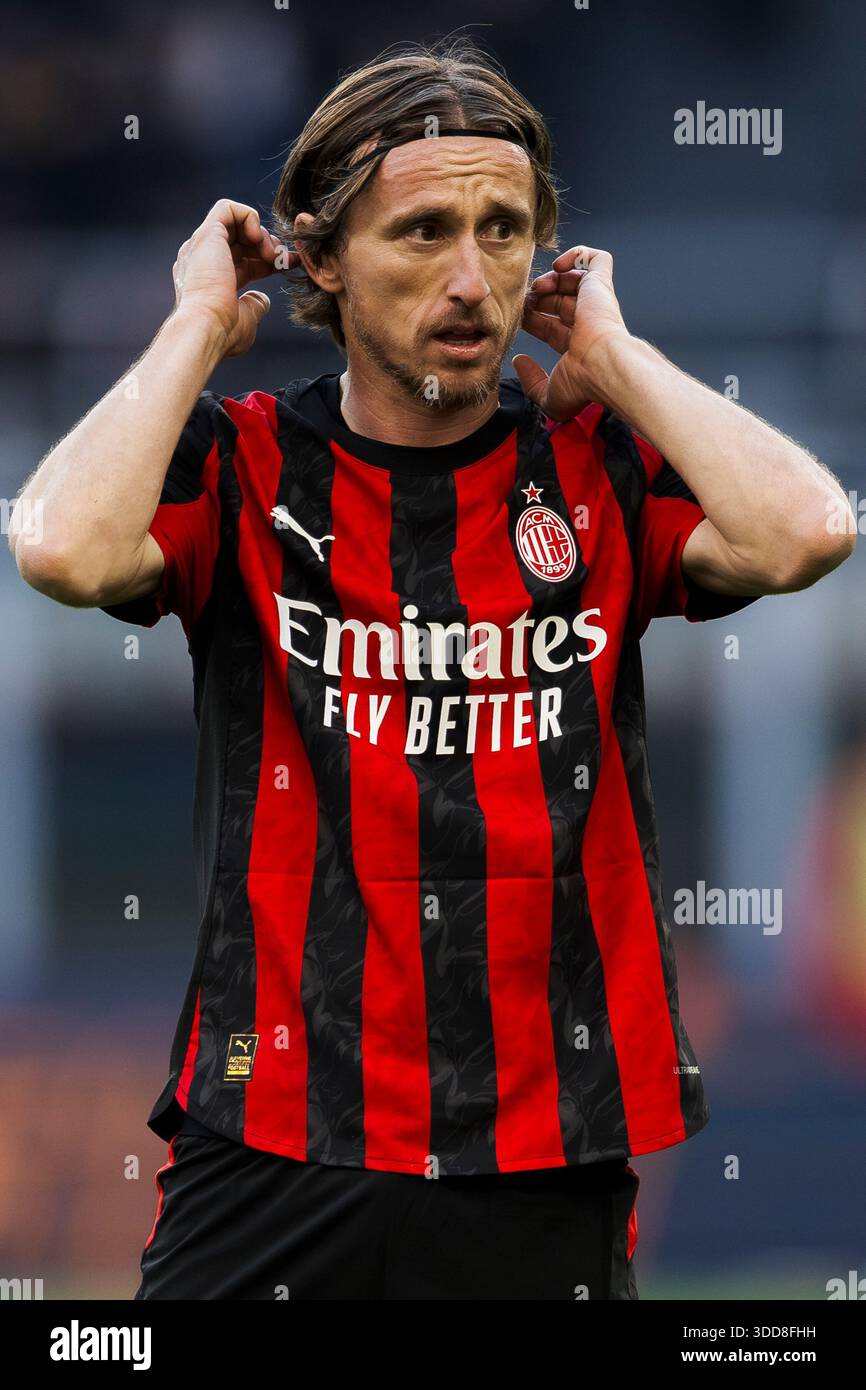 Luka Modric of AC Milan adjusts his hair during the Serie A