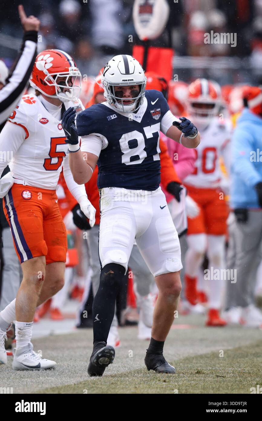 Andrew Rappleyea Dec 27, 2025; Bronx, New York, USA; Penn State Nittany Lions tight end ...