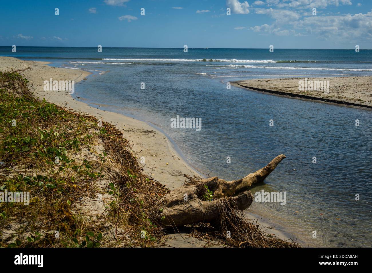 Open Trough Inlet Serene coastal inlet curves hi-res stock photography and images - Alamy