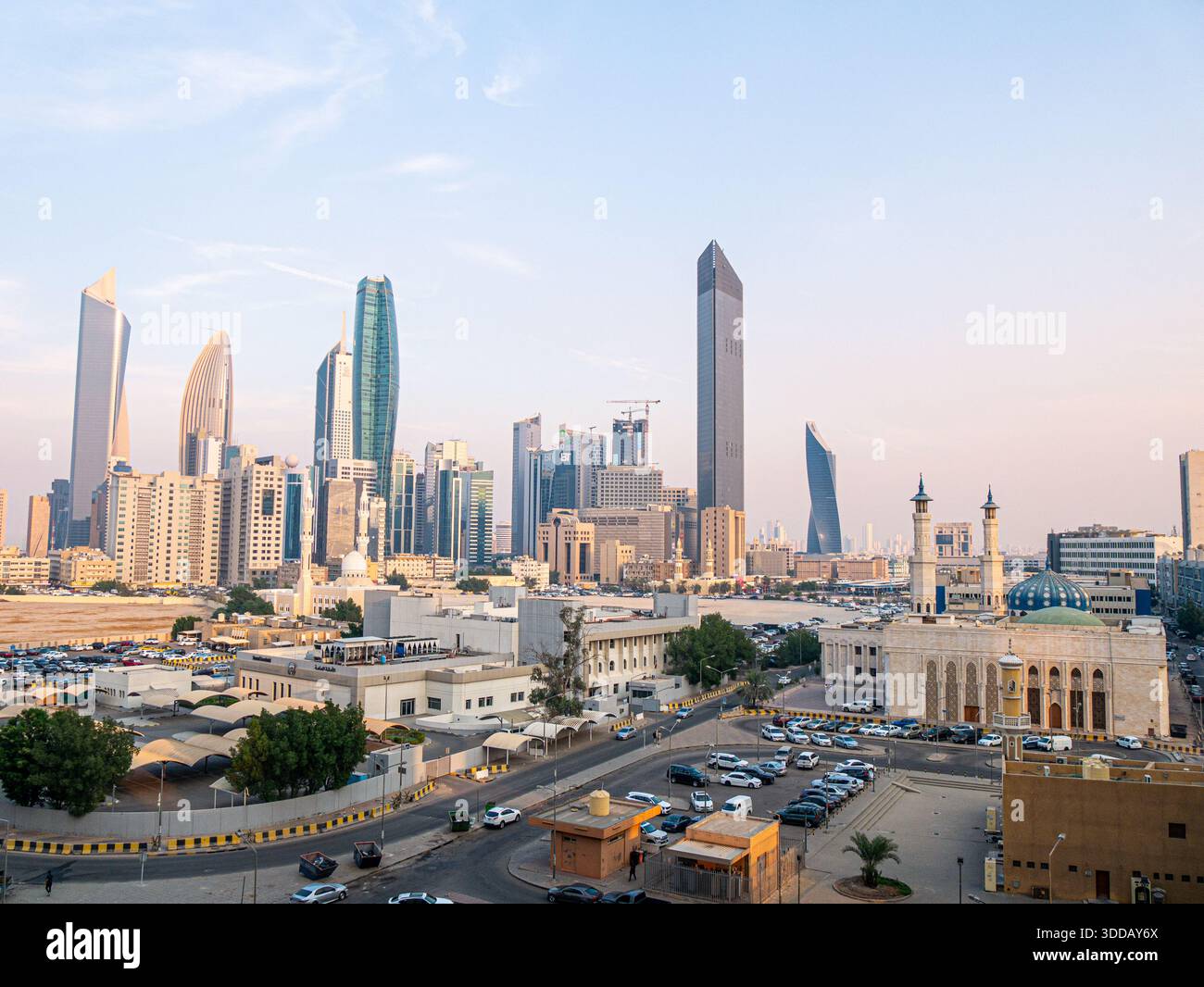 Kuwait city skyline golden hi-res stock photography and images - Alamy